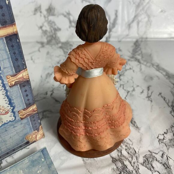 Olivia’s Treasures #128392 “Friends Share A Gentle Love”  Sculpted Figurinep - Picture 3 of 4